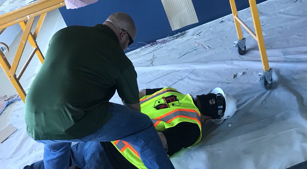 AEspSBCOLu909IE's tweet image. #BreakingNews @ROConstruction @OklandConst @amazon @LaytonBuilds one thing you all have in common is that you all have hired a cheating contractor that allows workers to exploited by their employees. It’s a #shame to put them workers in a situation like this #petekingconstruction