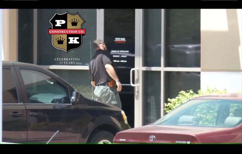 AEspSBCOLu909IE's tweet image. #BreakingNews @ROConstruction @OklandConst @amazon @LaytonBuilds one thing you all have in common is that you all have hired a cheating contractor that allows workers to exploited by their employees. It’s a #shame to put them workers in a situation like this #petekingconstruction