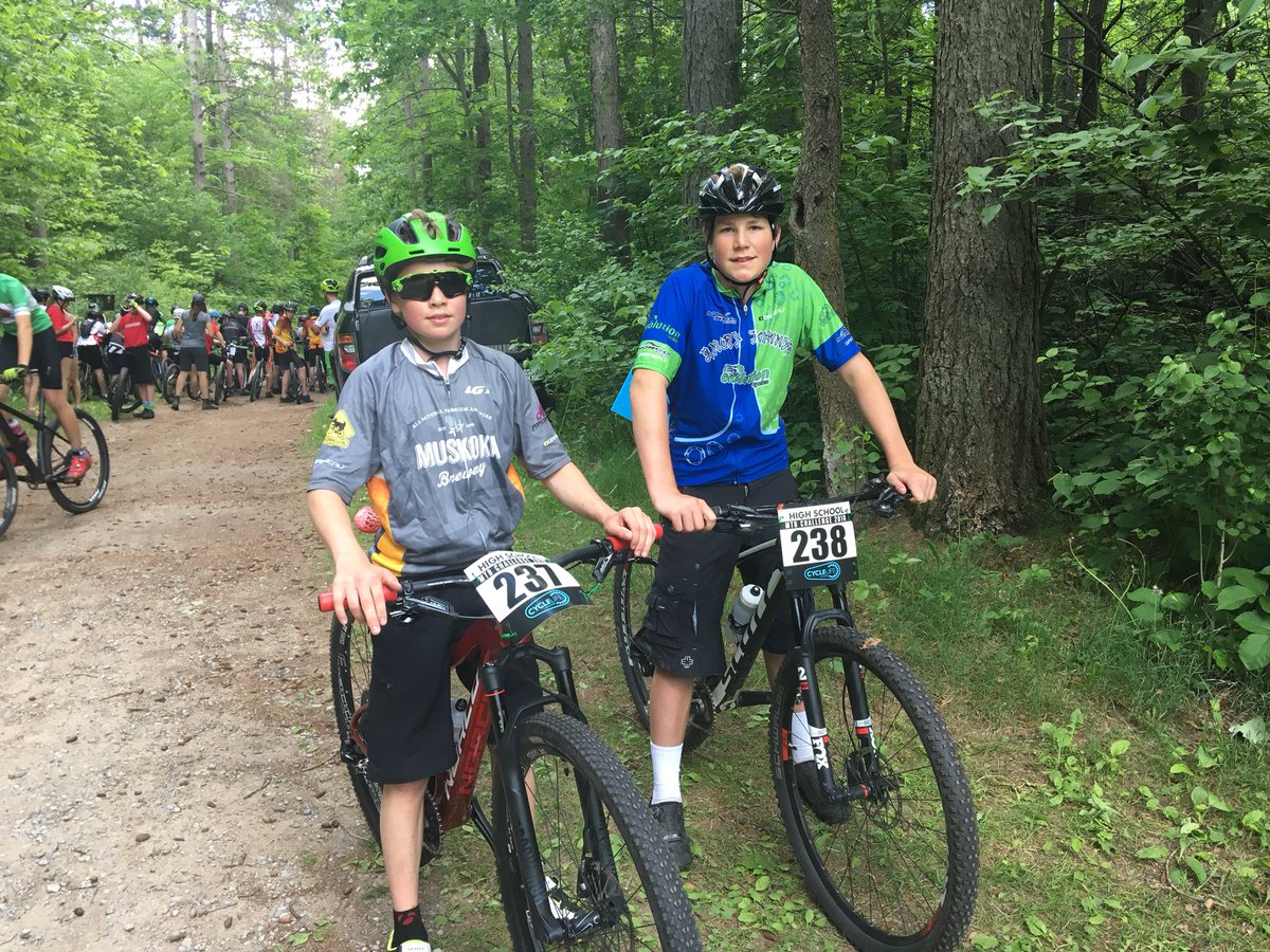 SSpiers_TLDSB's tweet photo. @HuntsvilleHS Cole Punchard wins midget boys OFSAA mountain bike race. @HuntsvillePS Blake Punchard wins 7/8 boys race. https://t.co/M0qkwus8jR
