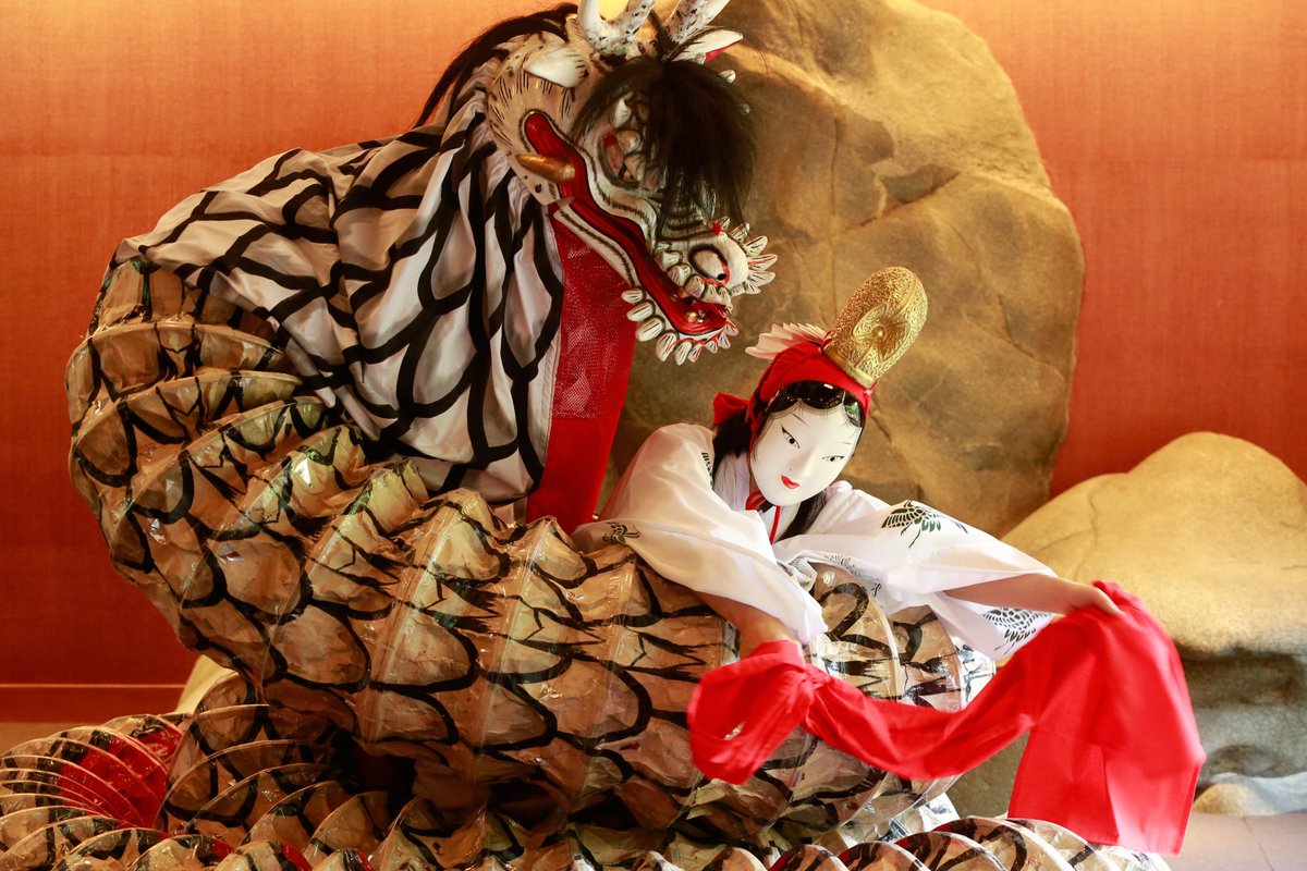 Hoshino_Resorts's tweet photo. It’s stylized, spectacular and a huge amount of fun. Find out where you can catch a kagura performance! 🐍 https://t.co/CmO6BmCFJu
#Hoshinoresorts #Come2Japan #Stay4fun #Kagura #Tradition #DiscoverJapan #Fun #Gods #Dragons https://t.co/28FPhjejpw