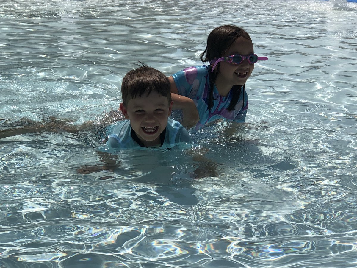 foxlandgolf's tweet photo. Pool days are the best days ☀️💦 https://t.co/QilnyHTAfq