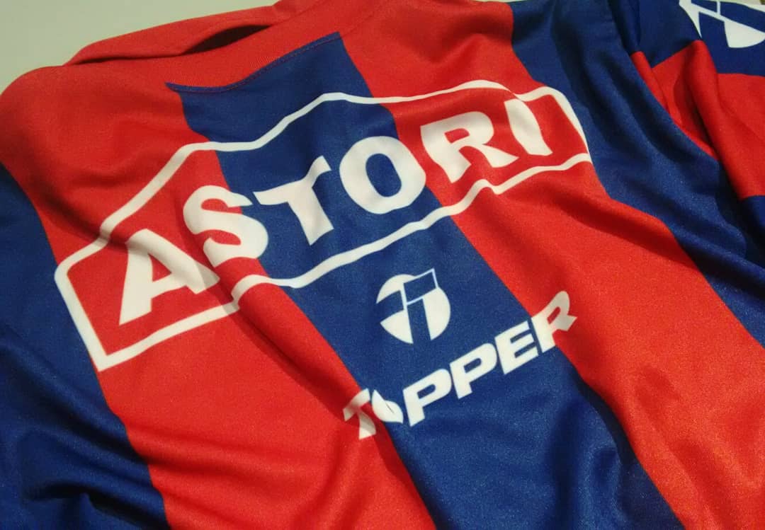 cenretroSL's tweet photo. 🆕MÍRALA QUÉ LINDA VIENE!
Ya llegó la #Topper91 por #CentroAtrásSL!
✓$600
✓Talles S M La
✓Pedidos por privado
✓Puntos de entrega y envíos a todo el país
#SanLorenzo #CASLA #SLA #Boedo #EscuelaDeTablones #fútbolretro https://t.co/wE6fG55cZm