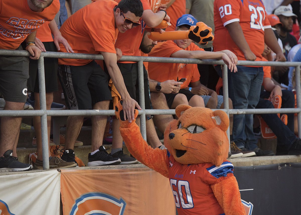 SamHoustonState's tweet photo. Happy #NationalBestFriendsDay to @SammyBearkat! Retweet if Sammy is your best friend, too! https://t.co/WxP3cCveH9