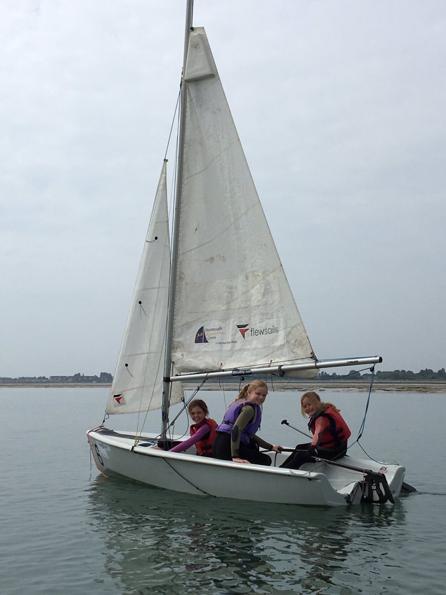 pgs_junior's tweet photo. It was Year Four fantastic Friday on the harbour today with some brilliant weather for our sail to Hayling Island. #welovesailing Thank you @ASWCPortsmouth https://t.co/LQmra2gkD8