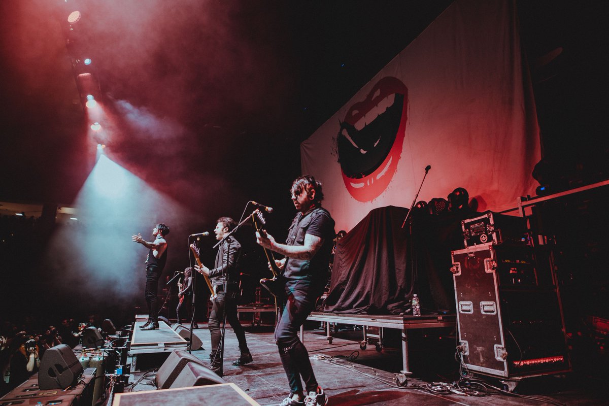 FIROfficial's tweet photo. What songs do you want to hear us play at @VansWarpedTour? Don't forget we're playing all shows between 6/28 and 7/16!
📸: @v_trvn https://t.co/oVmHeQaegz