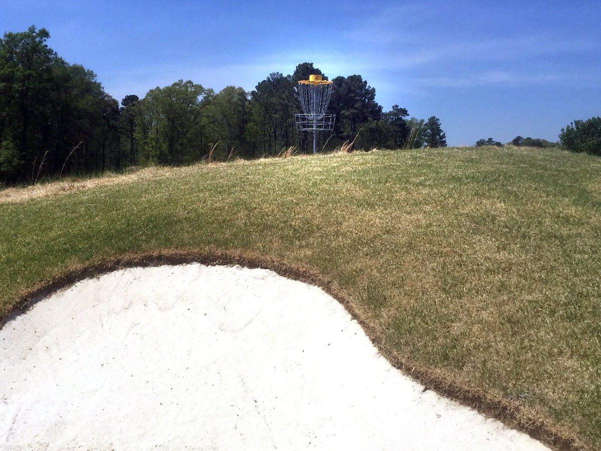 SpotsyDiscGolf's tweet photo. Special Limited Time Club Rate at Pendleton Golf Course Mon-Thur in 2018 and play the challenging par 61 #DiscGolf w/golf cart for only $5 per person. That’s 50% off the standard rate! Call Jim Mason at (804) 448-4727. We are located in Ladysmith, VA, just off I-95 #VADiscGolf https://t.co/sB80hNvB2R