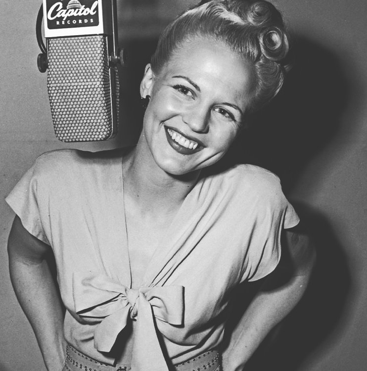 croonerradio's tweet photo. Peggy Lee the friday's crooneuse ! #crooneuse #PeggyLee #womanfriday #femmeduvendredi #filleduvendredi #fridaycrooneuse #girlfriday #girl https://t.co/EYkNujNiP6