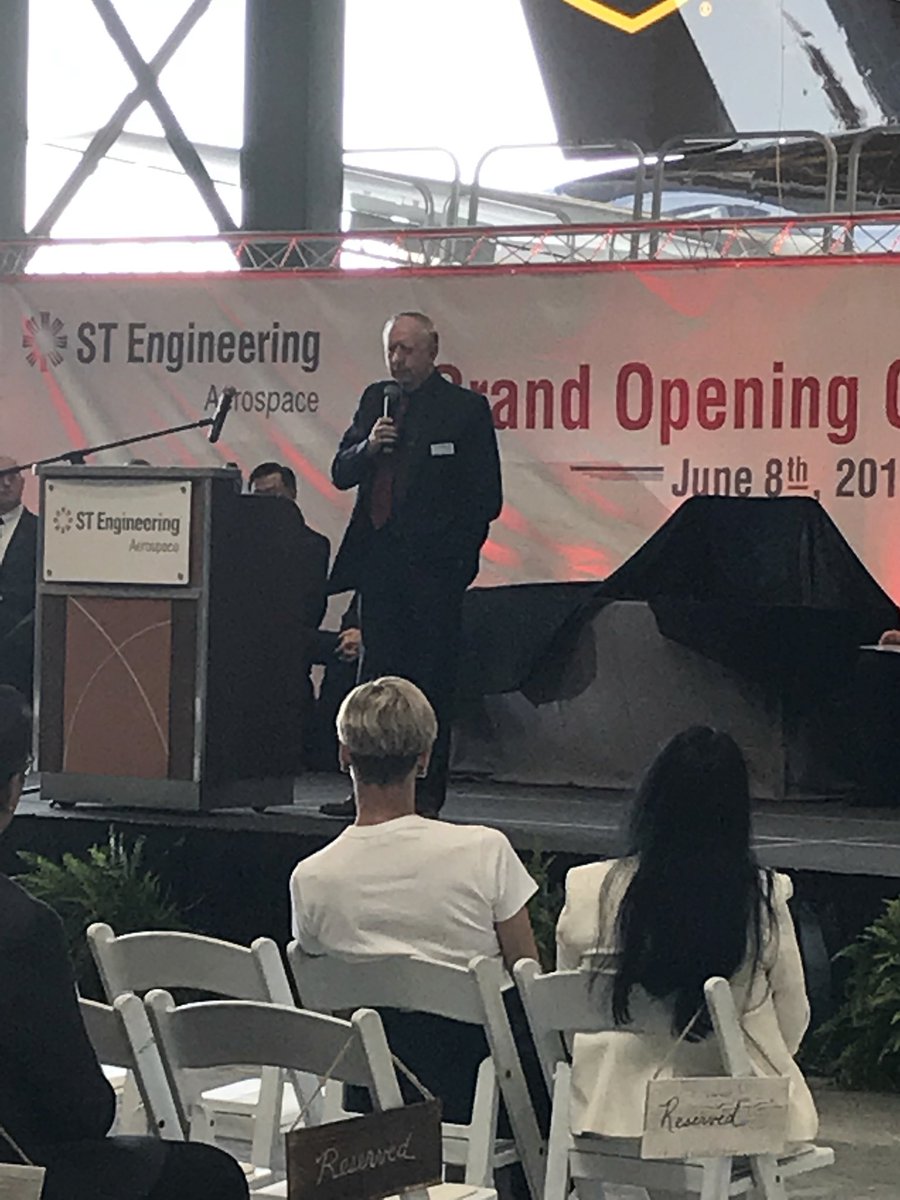 MobileAerospace's tweet photo. @MobileAerospace Pensacola Hangar Grand Opening #VTMAE #LandingJobs https://t.co/okmKLrxMyt