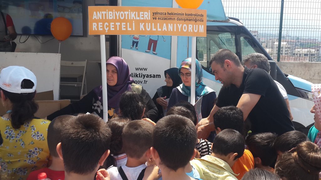 Kestel ve Karacabey ilçemizdeki ilkokul öğrencilerimiz  #akılcıilaç karnelerini de aldılar. #SağlığınızdaIsrarcıOlun   #BursaAİK