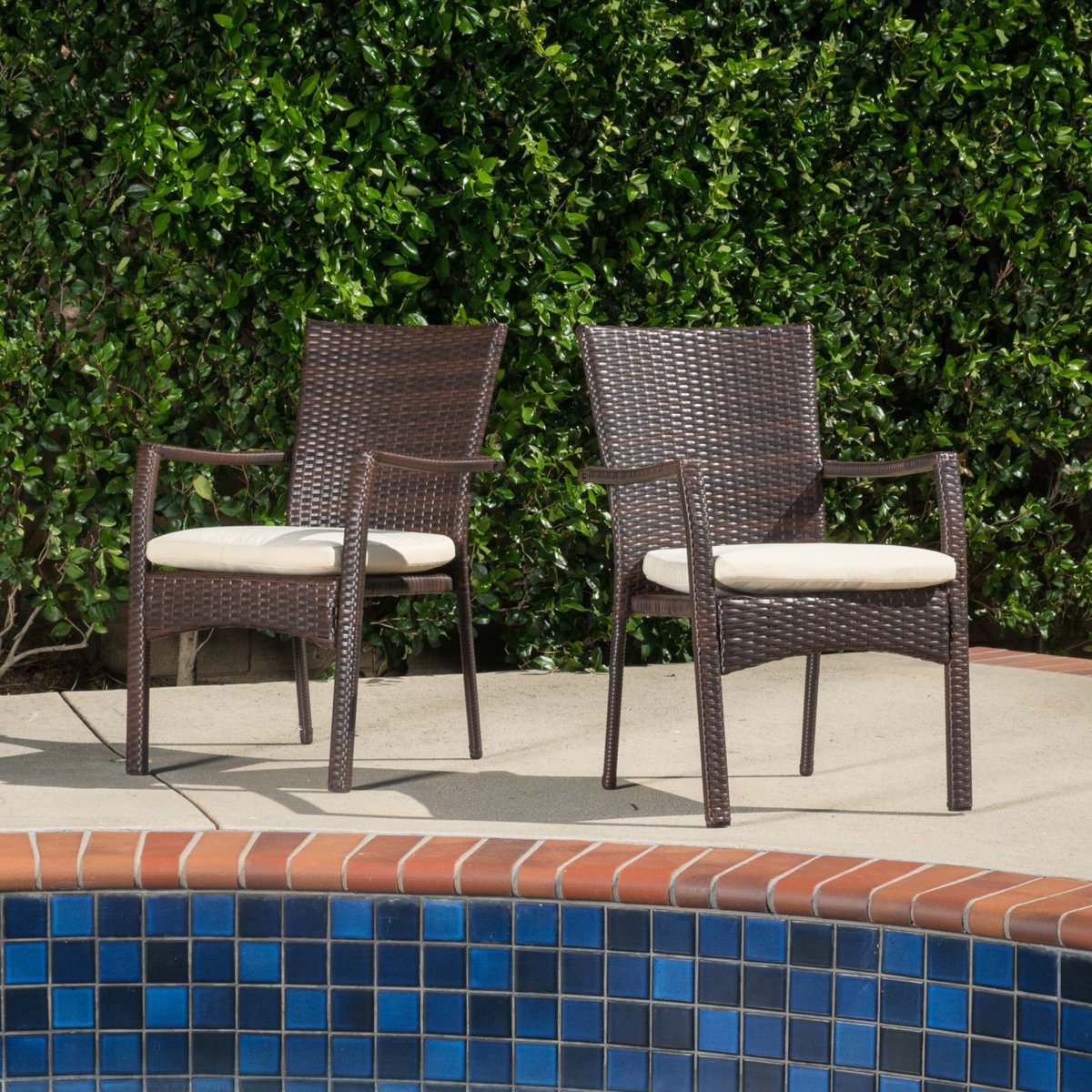Megadealstores's tweet photo. Brown Wicker Outdoor Dining Chairs Patio Poolside Garden Furniture Cushioned New #patiochair #patiochairs #gardenchair #outdoorchair #patiofurniture #outdoordecor #ebay 
https://t.co/xgVzVOMvMJ https://t.co/O1TPiBqV9c