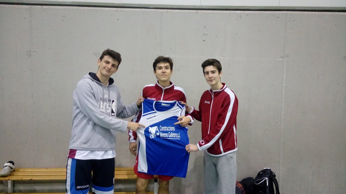 EstrellaKojaBA's tweet photo. OFICIAL|| Antonio Moreno Ramirez "Tony" ficha por una temporada con el equipo.
Aportará al equipo un gran salto de calidad y sobretodo mucha belleza (por que esta buenisimo) 
Bienvenido Toni @TONYSKATER11 https://t.co/8X43pYJNcA