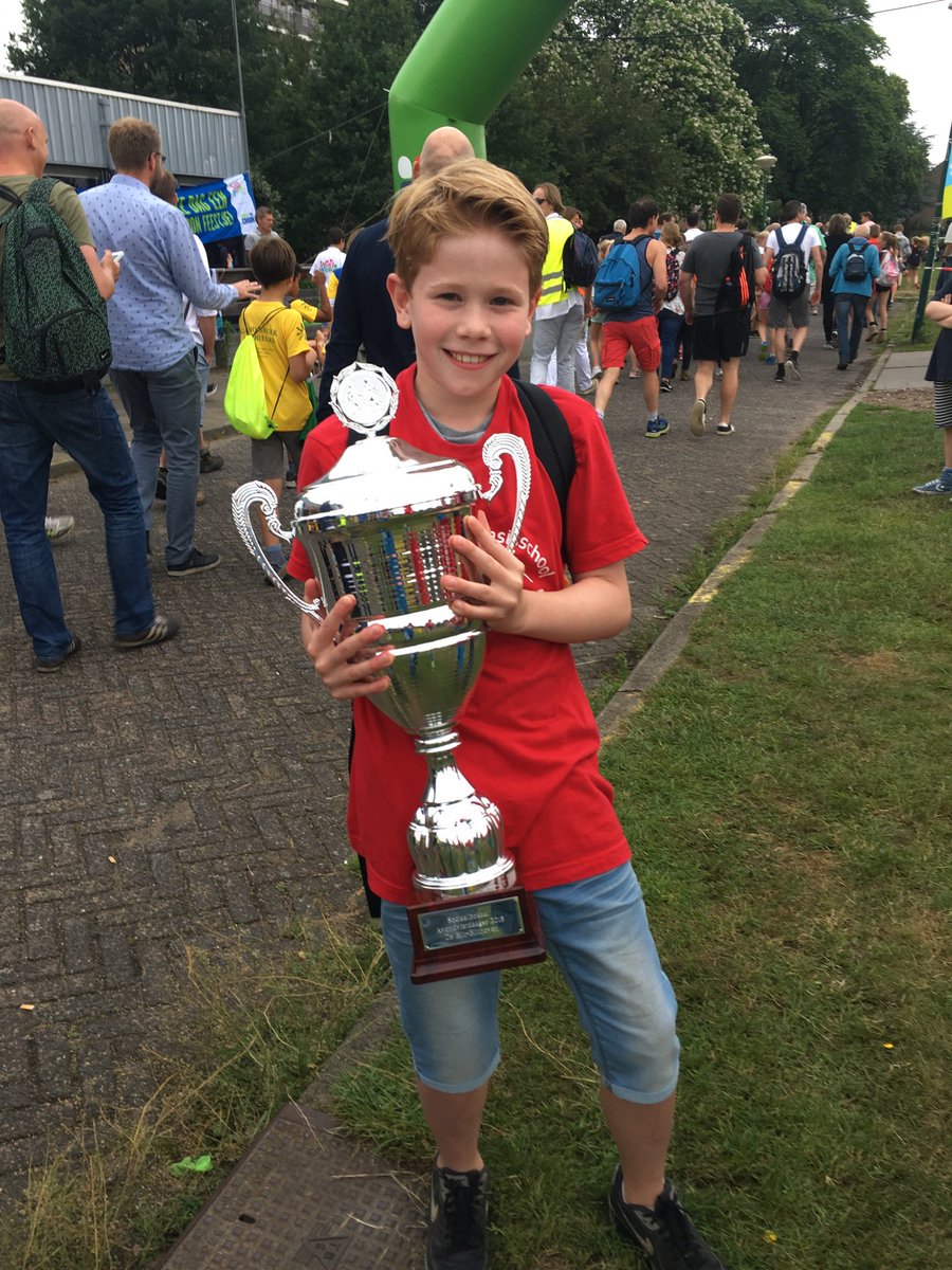 En de sociaal bokaal #avondvierdaagse is @rietakker !!!