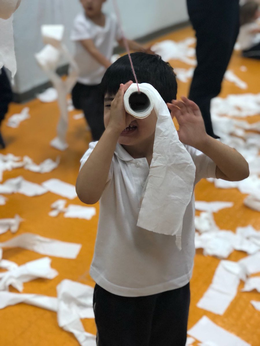 eisekcc's tweet photo. 😍 This is how we do It (play)! Sometimes we need to release our creative spirit and let ourselves go. 😎 
#Happy #friday #pirates #rain #snow #swimming #letspretend #juegosimbólico #inspiracionreggio #happyfriday #littleones @SEKCiudalcampo @institucionsek https://t.co/KCkrO6xVR0
