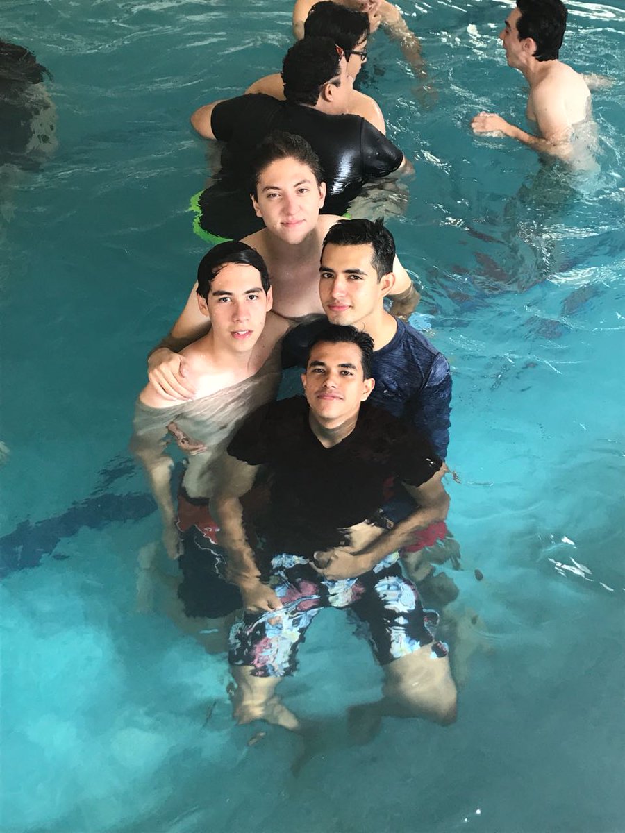 cvictoria_gdl's tweet photo. Los alumnos de 6o Semestre de preparatoria, hoy tuvieron una albercada en el colegio como recompensa a su ardua trabajo durante todo el ciclo escolar. #albercadatime #colegiovictoria #preparatoria https://t.co/HmIQsceyvJ