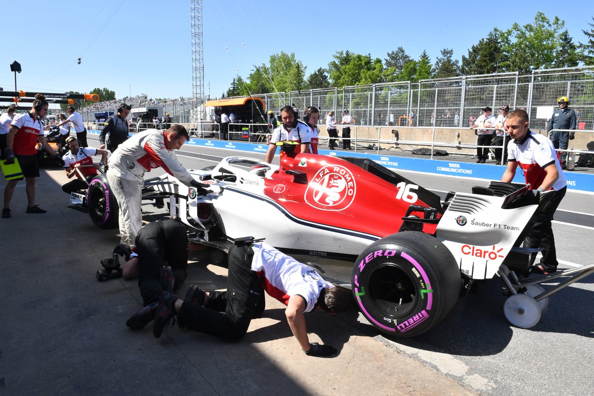 MatraxRacing's tweet photo. ๐๐จ๐ฆ #F1 | Sunny day in #CanadianGP!! The teams finished the #FP1. Time to practice many details, pitstops (in summer style ๐ ๐), etc.
๐ท @ScuderiaFerrari @MercedesAMGF1 @RenaultSportF1 @SauberF1Team
#MatraXChannel #CanadaGP https://t.co/ZMBOBDnvxL