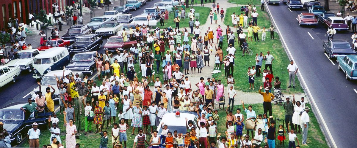 BobbyKNetflix's tweet photo. They waived, saluted, held signs, flew the flag, and cried. When Bobby’s body was brought from NY to DC for burial on this day 50 years ago, crowds lined the funeral train tracks so densely that the 225-mile journey took eight hours instead of four. RIP https://t.co/LUkH6Pfilv https://t.co/FEa4MyPlNY
