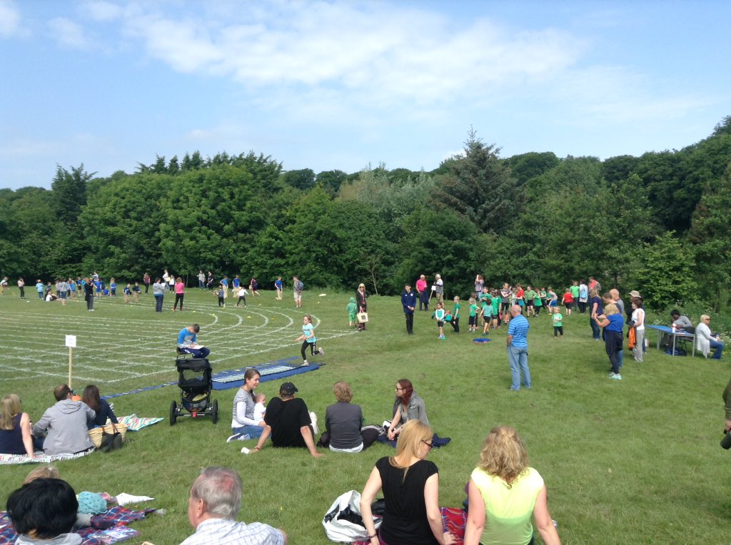 MissSandeman's tweet photo. Thanks to all pupils, families and volunteers today! #rpssportsday @Ratho_Primary @BalernoCHSHT https://t.co/8E1XXGUPax