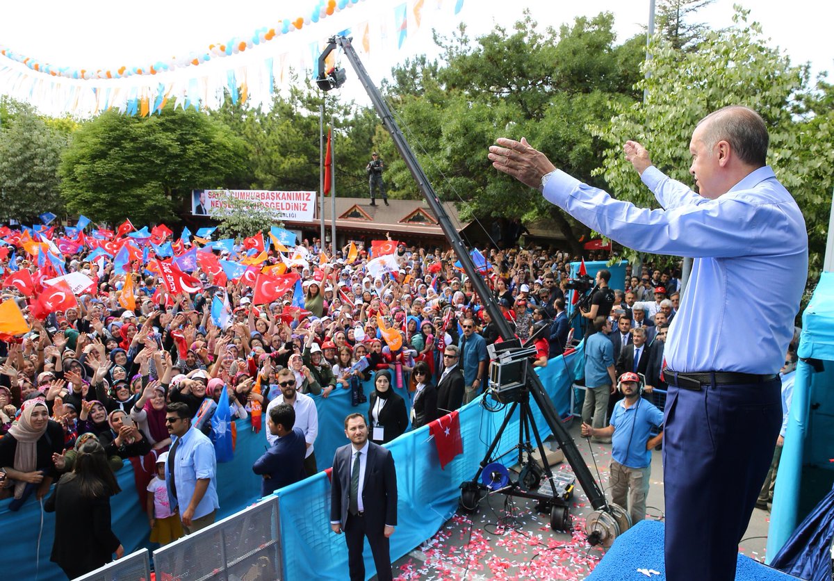 RTErdogan's tweet photo. 2023’ün, 2053 ve 2071’in Büyük Türkiye’sini inşa etmek için çıktığımız yolda bugün Nevşehir’in coşkusu, bizlere güç kattı, ilham verdi. 

Teşekkürler Nevşehir!

#VakitNevşehirVakti https://t.co/vdJEXOEmb9