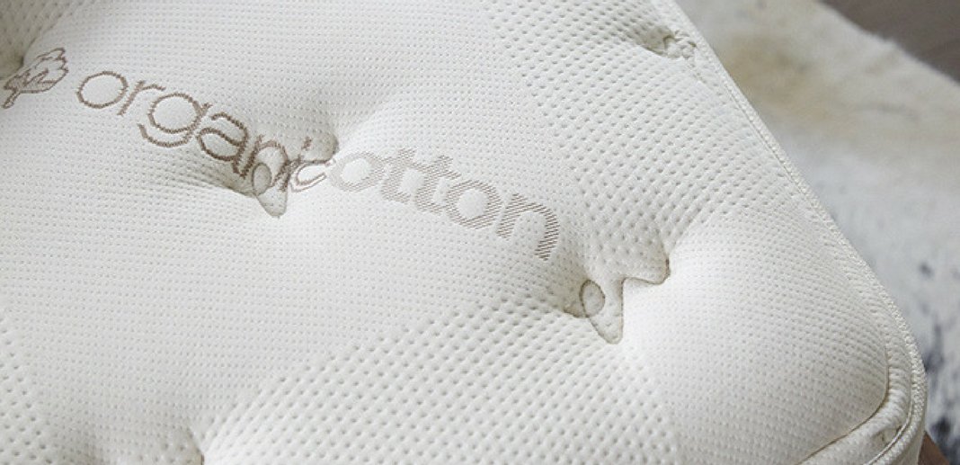 goodbed's tweet photo. Hey sleep-lovers, summer is finally here!  How would you like to WIN a luxury coil-on-coil pillow-top mattress from @SaatvaMattress on July 9th?  Follow @goodbed or RT to enter!  https://t.co/o1eVGabnRZ #mattress #giveaway https://t.co/6jIu47PGde