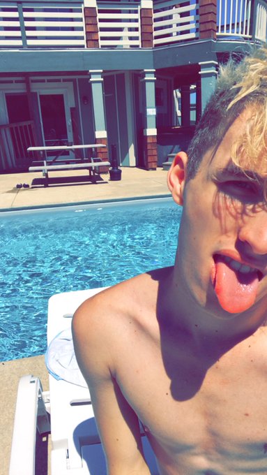 Watch Dawson's leaked NSFW photo on TwXstars