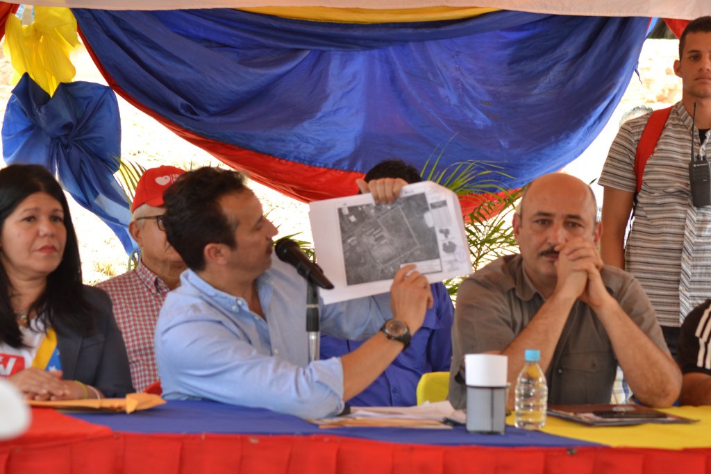 Gob_Guarico's tweet photo. #SEPA || Como parte de las promesas recabadas durante la campaña, el
Gobierno Bolivariano de #Guárico dio inicio este jueves a la obra de culminación del liceo Andrés Bello, ubicado en el municipio José Tadeo Monagas de la entidad llanera.

#8Jun #TodosPorLaPazEconomica https://t.co/03EzglU026