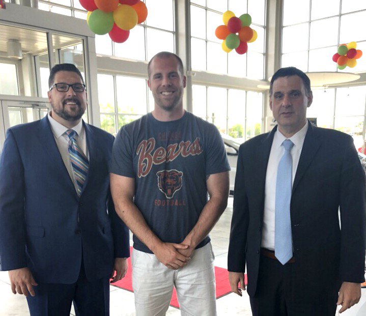 EdNapletonGroup's tweet image. On Wednesday, June 13th, the Ed Napleton Automotive Group will be presenting Jason Seaman with a new 2018 Hyundai Elantra.

Jason, a Noblesville West Middle School teacher, stopped a shooter in his classroom on May 25th.

#nobstrong #noblesvillestrong 

napletonindy.com/community-invo…