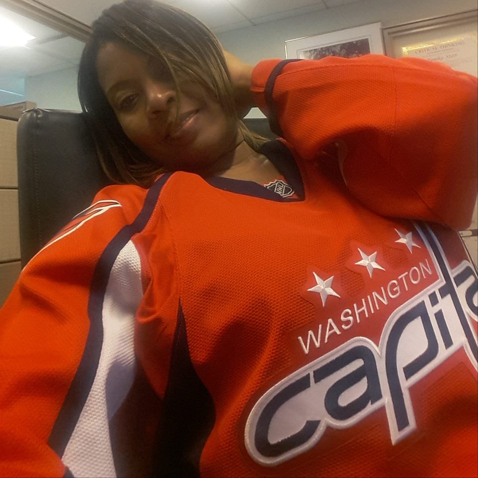 mimiterrell's tweet photo. The sweet taste and smell of victory right in my backyard! Congrats Caps #ALLCAPS  #StanleyCupChampions   @WashingtonCapit  @Aaron_Harman  #RockTheRedDC https://t.co/coi7DTJjdw