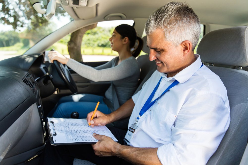 From this week, learner drivers are allowed to use motorways. They'll need to be accompanied by an approved driving instructor, and their car must be fitted with dual controls. So, what do you think? #LearnerDrivers #NewDrivers #LearnersOnMotorways