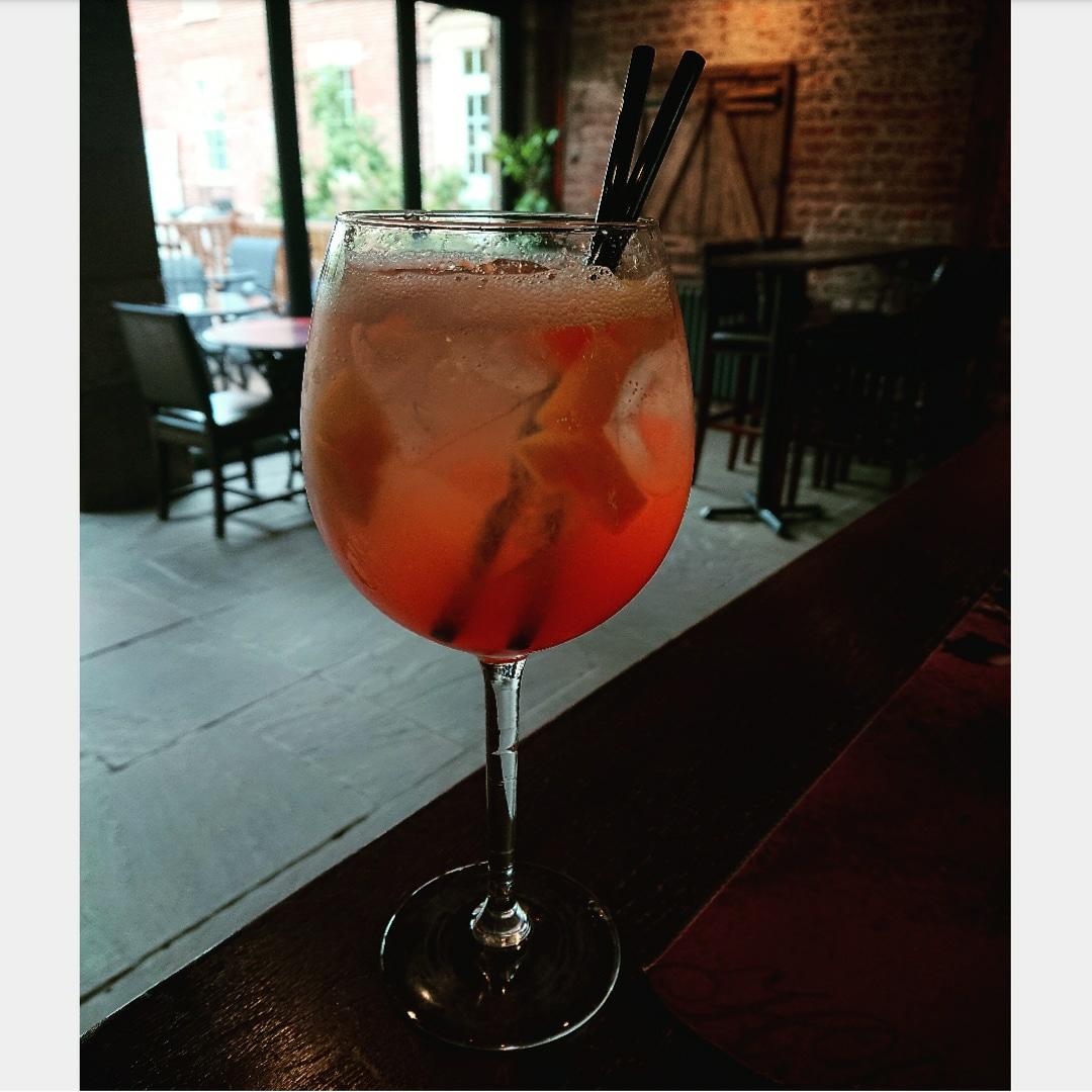 coachhousegoole's tweet photo. Our Weekend Gin is Back with a "Summer Punch" 🍉🍹👊
Frozen mango, melon and pineapple over ice. Passion fruit liqueur, Gordon's gin, pineapple juice, topped with lemonade. Perfect for a relexed weekend @ The Coach House - Only £5.95!
#weekendgin #gin #ginoclock #gingin #outout https://t.co/Bd8gMFZ75L