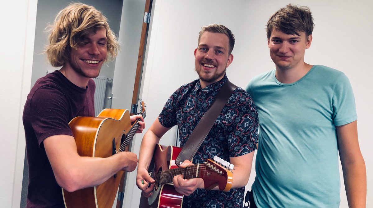ScherpeOren's tweet photo. Gekkenhuis, met Vera’s Charm in onze Studio! Check de nieuwe EP. Morgenavond ook te bewonderen tijdens ⁦@AIDition2018⁩ in ⁦@SimplonNL⁩ https://t.co/5be78sDKHx