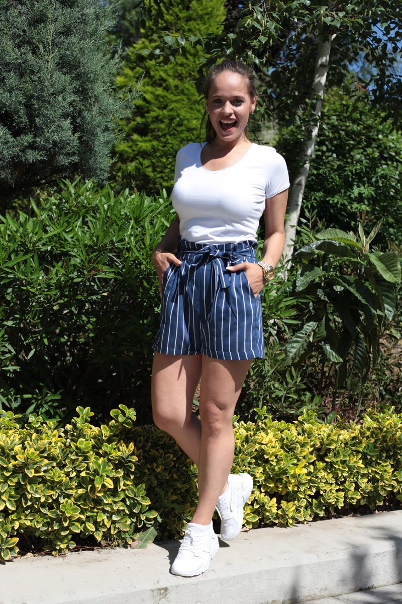 Bu şortu RT yapanlardan birine vereceğiz. Takriben 01.00 gibi açıklarız. Sizlerden ricamız poposuna güvenmeyen RT’lemesin. Sırf bedava diye poposuz biri güzelim şortu giysin istemeyiz🤦🏻‍♀️

(Her RT katıldım demek)