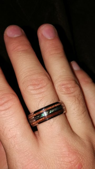 Ring_Keep's tweet photo. 💯 "It came super fast and looks absolutely amazing" says Donald 
🛍️ Get yours here ➡️ https://t.co/4f79ScDMDq
🌐 Worldwide Shipping!

#ring #rings #fashionaccessories #ringkeep #streetwear #fashion #style #jewelry #jewellery #tungsten #tungstencarbide #koa #abalone #wood https://t.co/ClPsNjzZXP