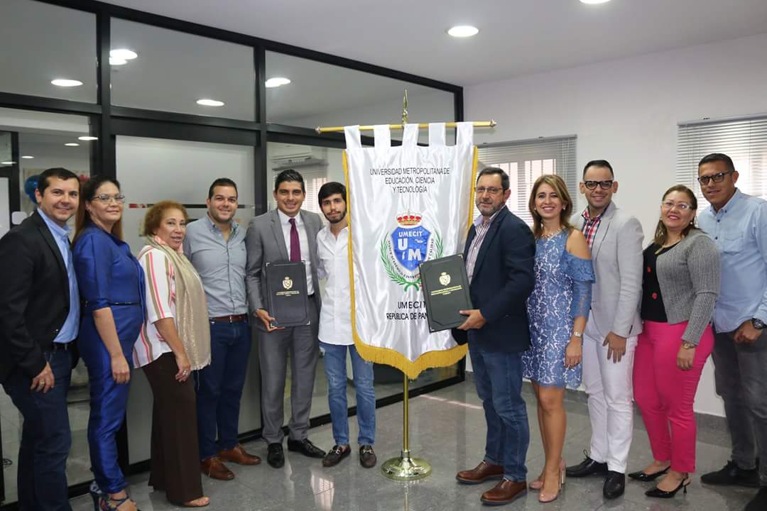 UMECITPANAMA's tweet photo. Convenio de Marco de Cooperación entre la UMECIT y la Asociación de Futbolistas Profesionales de Panamá (AFUTPA), el cual tiene como objeto el desarrollo de proyectos conjuntos en pro de los profesionales del fútbol panameño.
#Fútbol #SomosUmecit #AFTPA #Futbolistas #Panamá https://t.co/Akl2dPNC1T