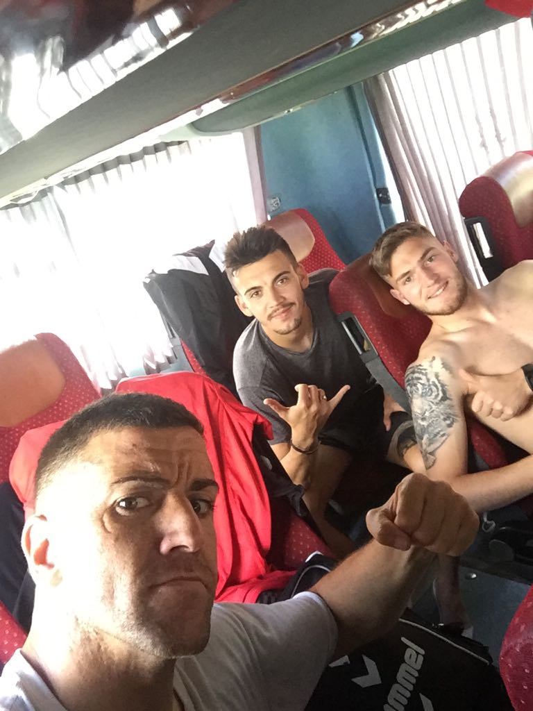 daviddurantez's tweet photo. Ya falta menos... El piso de la muerte!!! #simprefriegaelmismo #soylachachadeplasencia #cocacolaman #movilman #willian #roadto2b https://t.co/zR02s0dZ3f