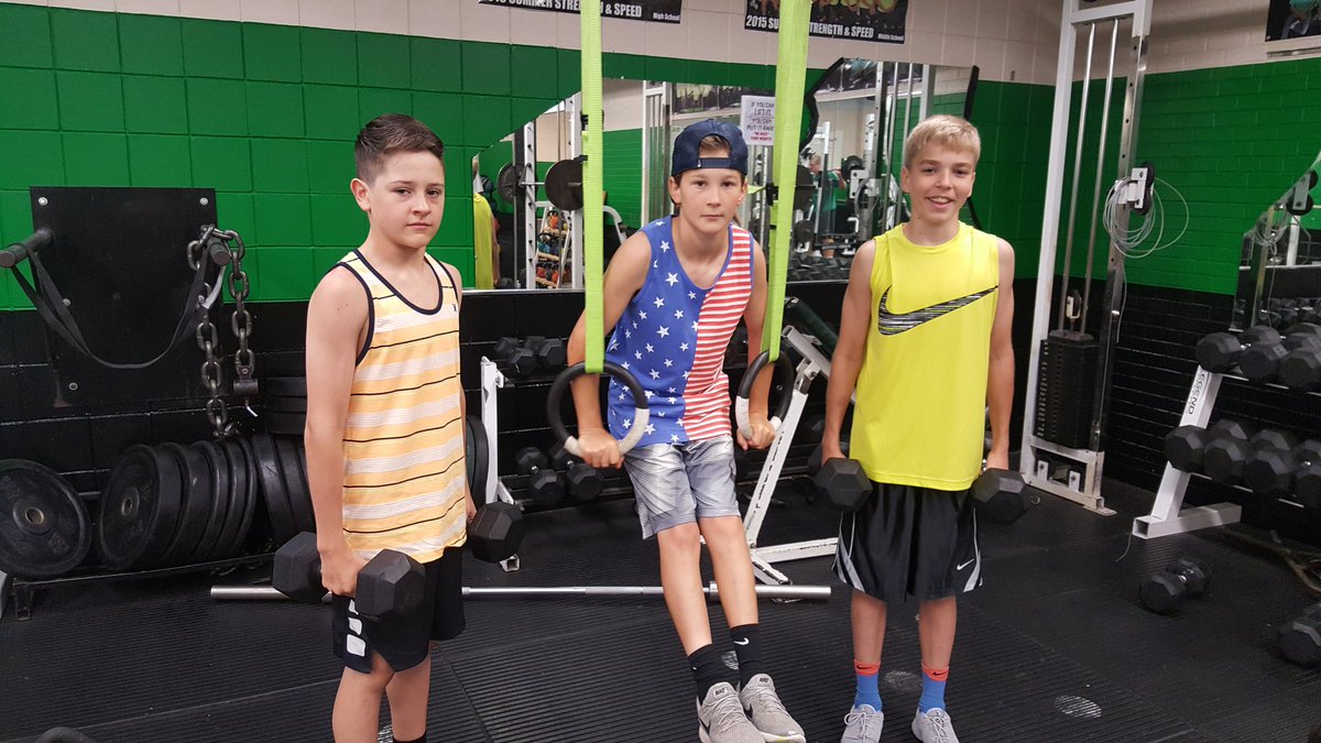 litchstrength's tweet photo. Sun's out, gunz out Friday! #GoLitch https://t.co/RC2cepJupo