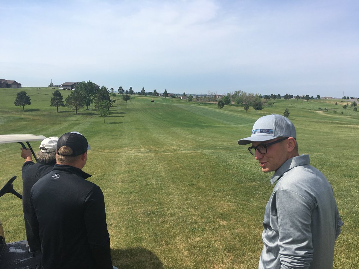 sdgcsa's tweet photo. @benkoisti_turf talking about how a slight mowing change has save time, maintenance, and money. Great points that works for @LakeRegionGolf #sdsupers #ideachanging https://t.co/BI4dp2TRhA