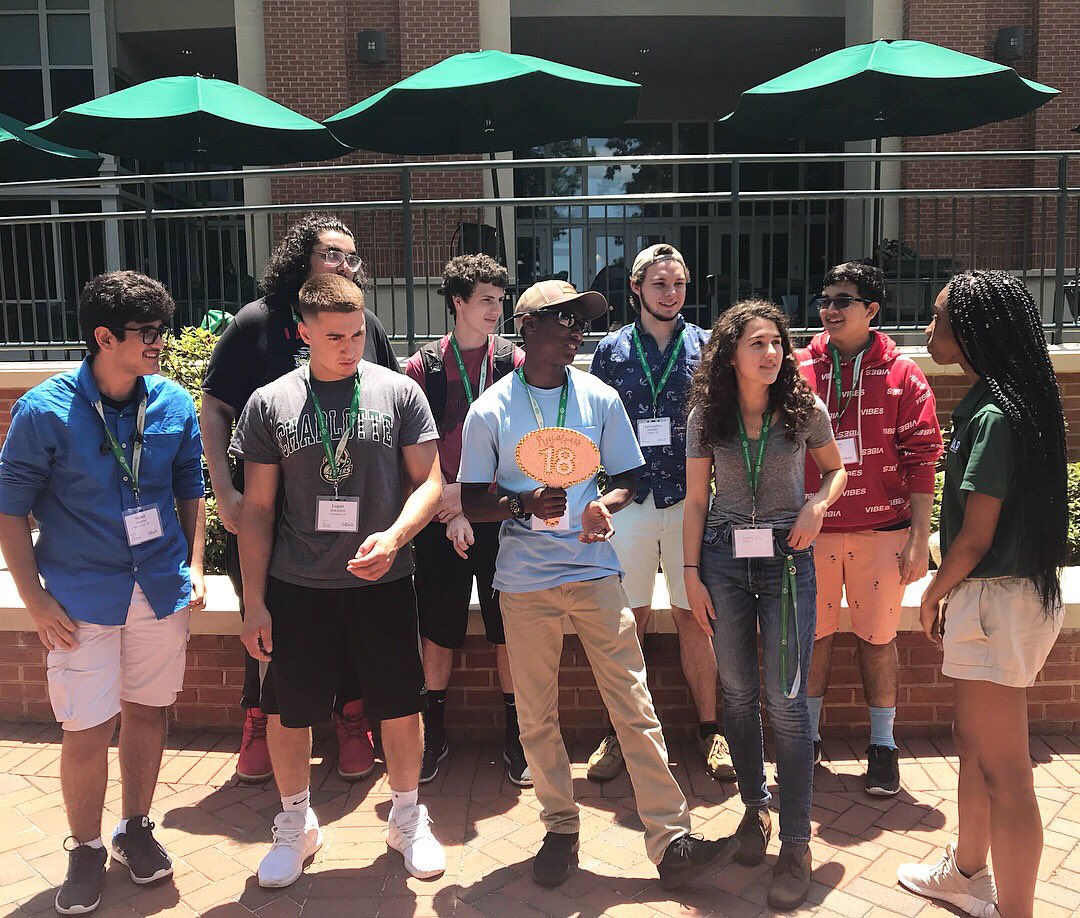 Tiona18OC18's tweet photo. The #royaltees back at it again for Freshman session 2!! Spending the day with future engineers and they are ready to shine in the mine ⛏✨💚#NinerNation https://t.co/YwF8TjQhHh