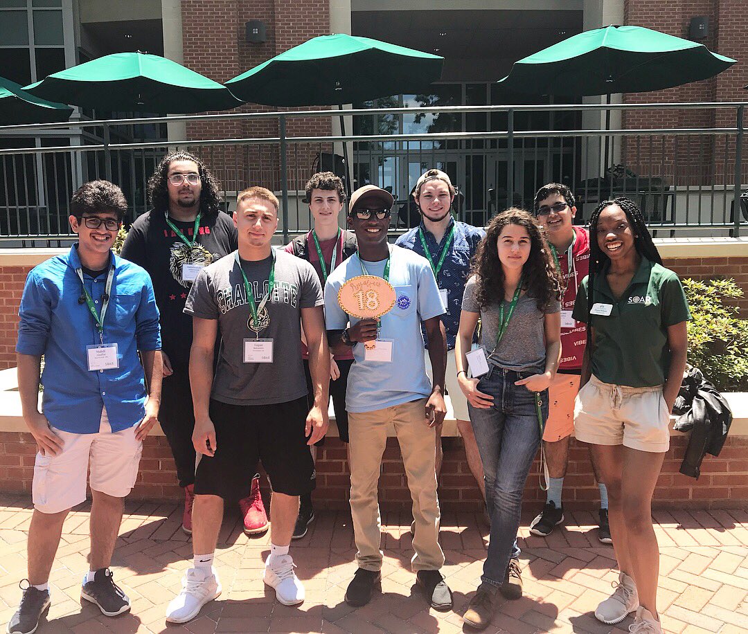 Tiona18OC18's tweet photo. The #royaltees back at it again for Freshman session 2!! Spending the day with future engineers and they are ready to shine in the mine ⛏✨💚#NinerNation https://t.co/YwF8TjQhHh