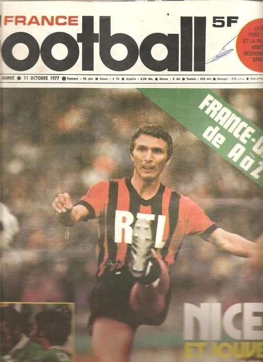 PaniNicois's tweet photo. Un vieux @francefootball vintage de ma collection, très rare et en plus avec le taiseux Roger Jouve milieu de terrain de #OGCNice des milliardaires de la Côte dans les 70's #OGYM https://t.co/OSmoBvD4BD