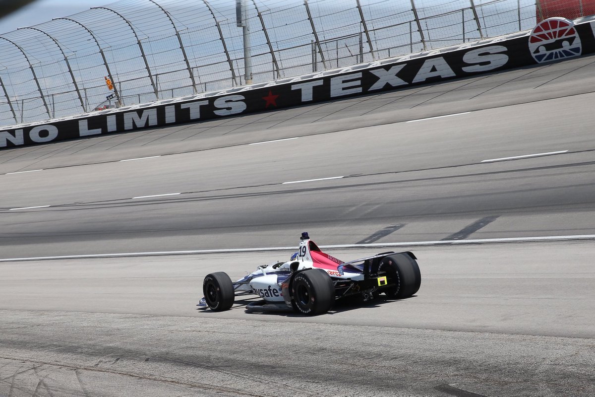 When the sun goes down 🌄the speeds go up 🏎💨 at No Limits, TX.

🔘 FINAL PRACTICE  🔜

⏰ 7:15PM ET
📈 IndyCar.com
📲 @verizon INDYCAR Mobile
📻 <a href="/AdvanceAuto/">Advance Auto Parts</a> <a href="/IndyCarRadio/">INDYCAR Radio Powered by OnlyBulls</a> Network
#INDYCAR // #DXC600 // #NOSECAM