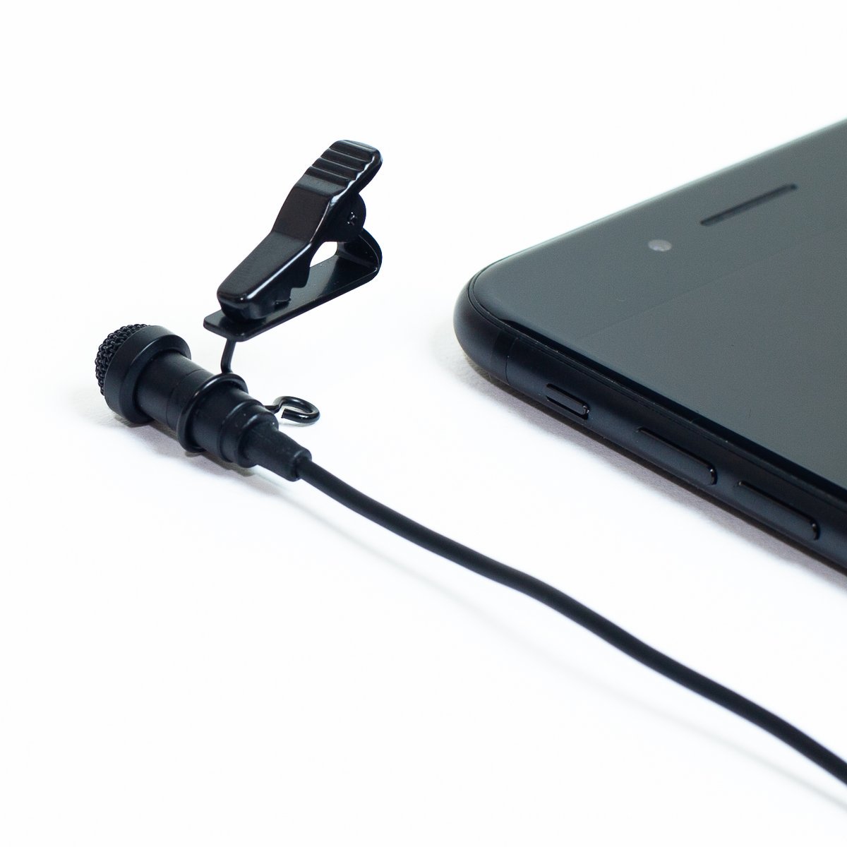 SennheiserLatAm's tweet photo. Convierte tu iPhone o iPad en un dispositivo capaz de grabar audio de calidad con el #ClipMic de Sennheiser. https://t.co/NfyUZDZGx8 https://t.co/uIXgHjo7tA