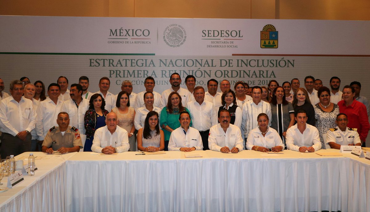 BienestarQR's tweet photo. Atender a la población más vulnerable y mejorar las condiciones de igualdad involucra a todos. @GobQuintanaRoo @CarlosJoaquin @SEDESOL_mx @Sedesol_QRoo https://t.co/Th6qxd0yyP