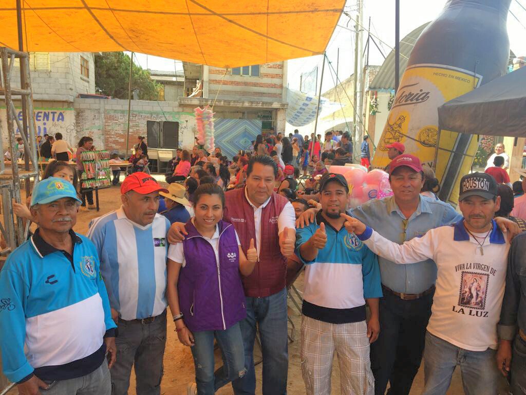 NoraMEscamilla's tweet photo. Gracias a nuestros amigos de #SanPabloXochimehuacán por invitarnos a @GArechigaS y su servidora al octavo aniversario de la capilla de la virgen de la luz. Manteniendo la cercanía con las personas del #Distrito10Local y #Distrito09Federal logramos mayores beneficios para tod@s. https://t.co/wYZs4P69dL