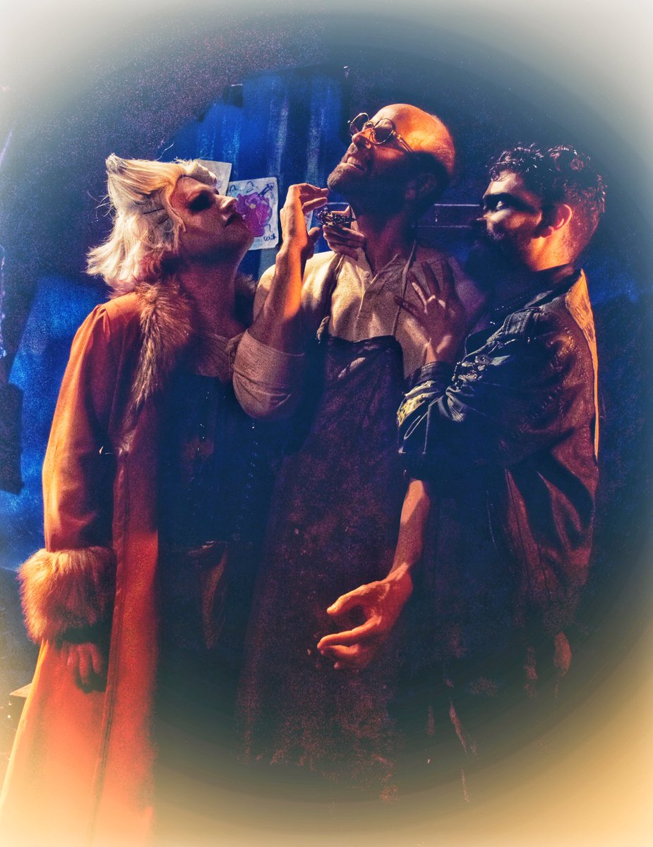 The show can’t go on without you, friend. #foxandcat #geppetto #killthecricket #puppetry #WoodBoyDogFish #ovationwinner #rogueartists #immersivetheatre #garrymarshalltheatre @GMTheatre_org