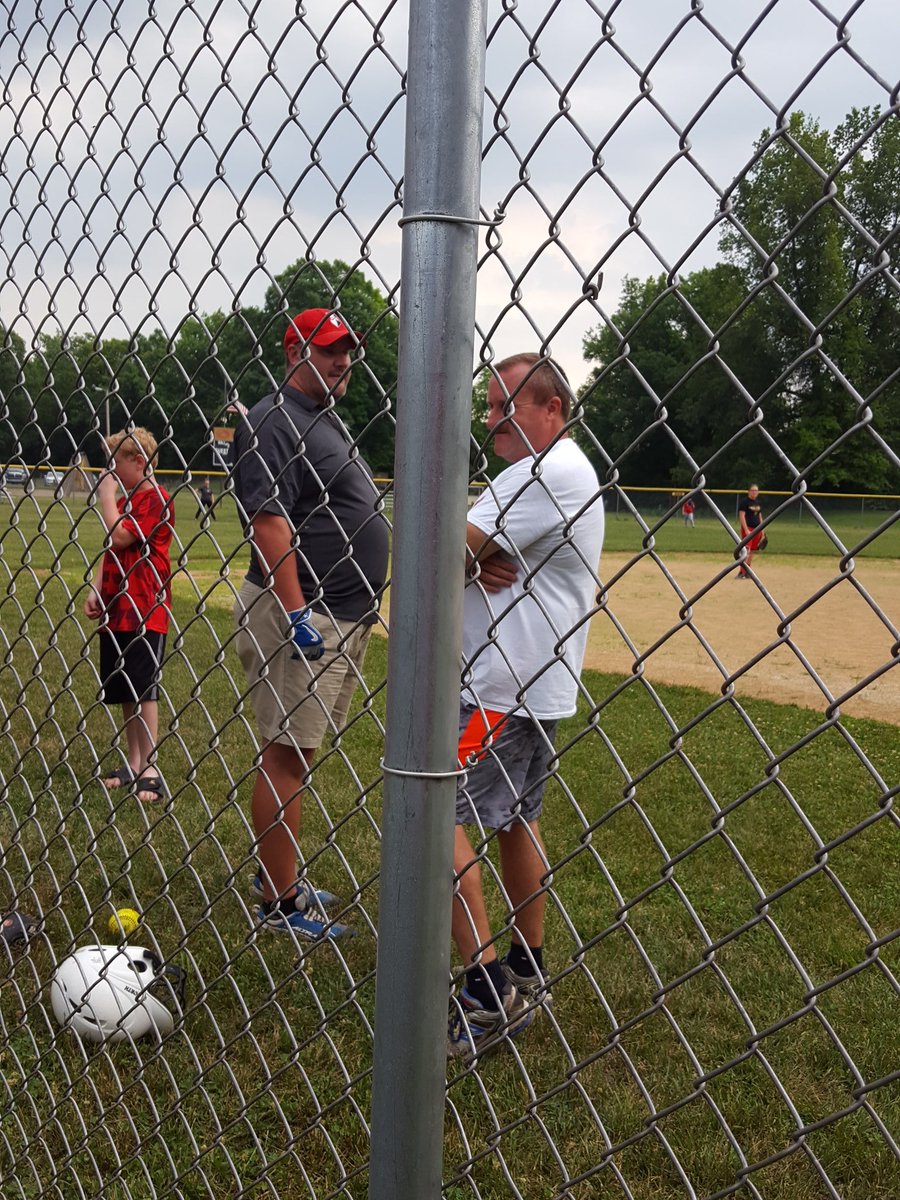 jillness65's tweet photo. Best softball game of the year. Parents vs. Girls. @LionsAthletics #LCSSoftball https://t.co/smQNp6Ttp7