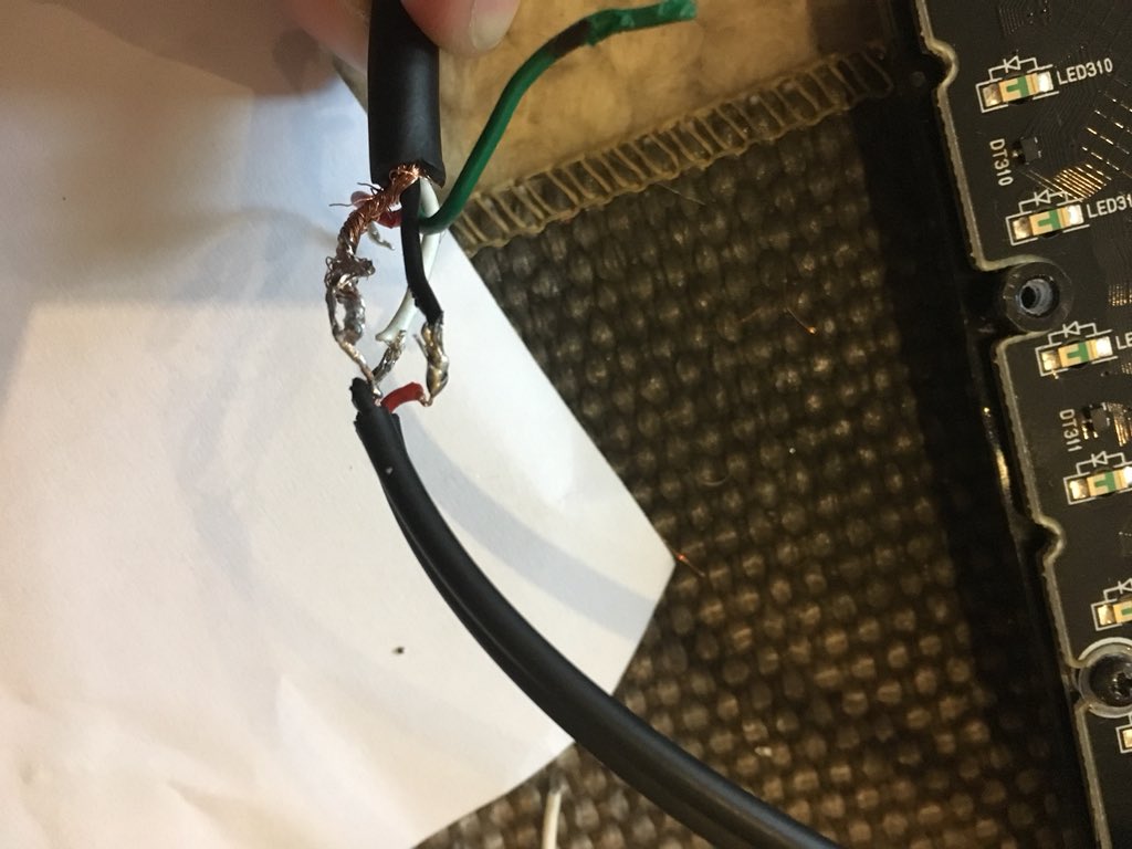 rathersharp's tweet image. I just need somewhere to stick some photos. Midi out mod Korg Volca Keys. #Lovel #sand #CoronationStreet #coding #WorldOceansDay