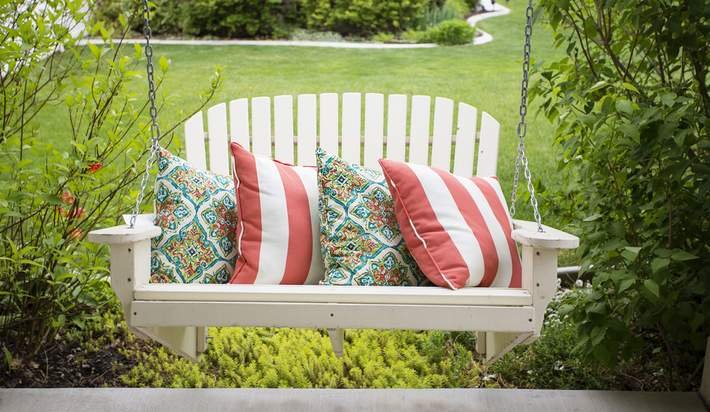 Get ready for summer with these 15 porch swing ideas:  otbd.it/zHvwMgev
