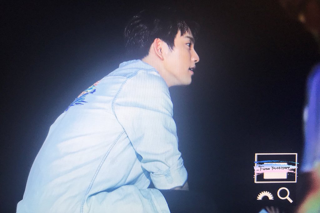 180608 EYES ON YOU in BERLIN 

#진영 #Jinyoung  #갓세븐⁠ ⁠⁠ ⁠ #GOT7⁠ ⁠⁠ ⁠⁠ ⁠
#EyesOnYou⁠ ⁠⁠ ⁠#GOT7WORLDTOUR⁠ ⁠