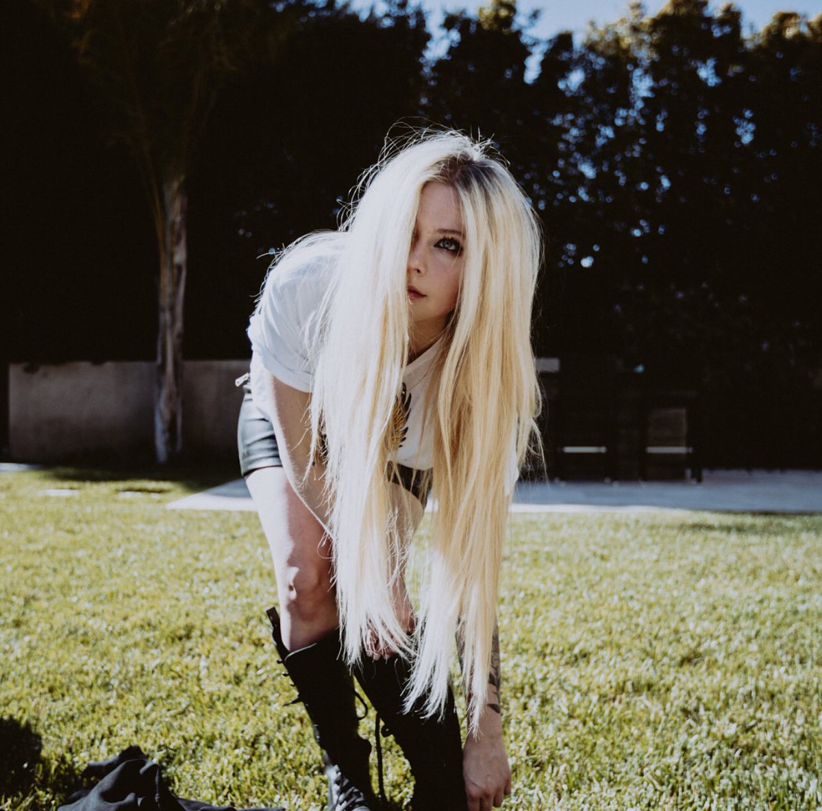 hereforavril's tweet photo. Avril Lavigne On Instagram 😍 https://t.co/faqZbnyOZ5