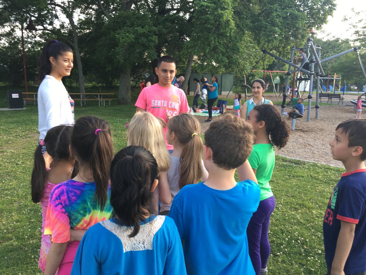 Ann Dealy (@anndealy2) on Twitter photo OHS students talk to first grade DL students about the benefits of bilingualism at First Grade Family Dual Language Network Kickoff! ā¦<a href="/OssiningSchools/">Ossining UFSD</a>ā© OHS students talk to first grade DL students about the benefits of bilingualism at First Grade Family Dual Language Network Kickoff! ā¦<a href="/OssiningSchools/">Ossining UFSD</a>ā©